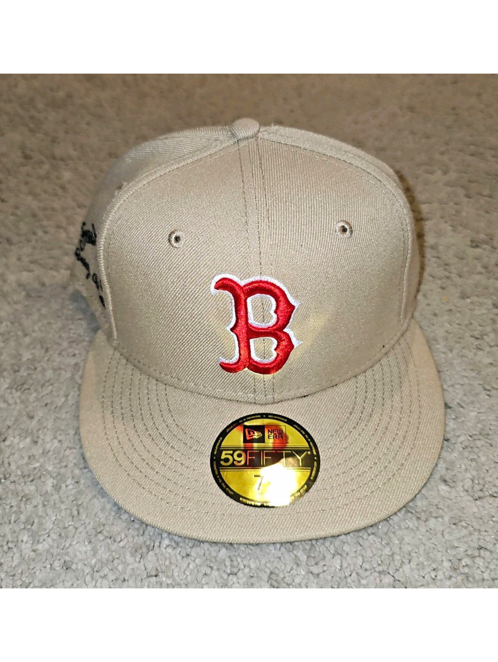 New Era 59FIFTY Boston Red Sox Beige/Red Fitted Hat Size 7 1/4 MLB